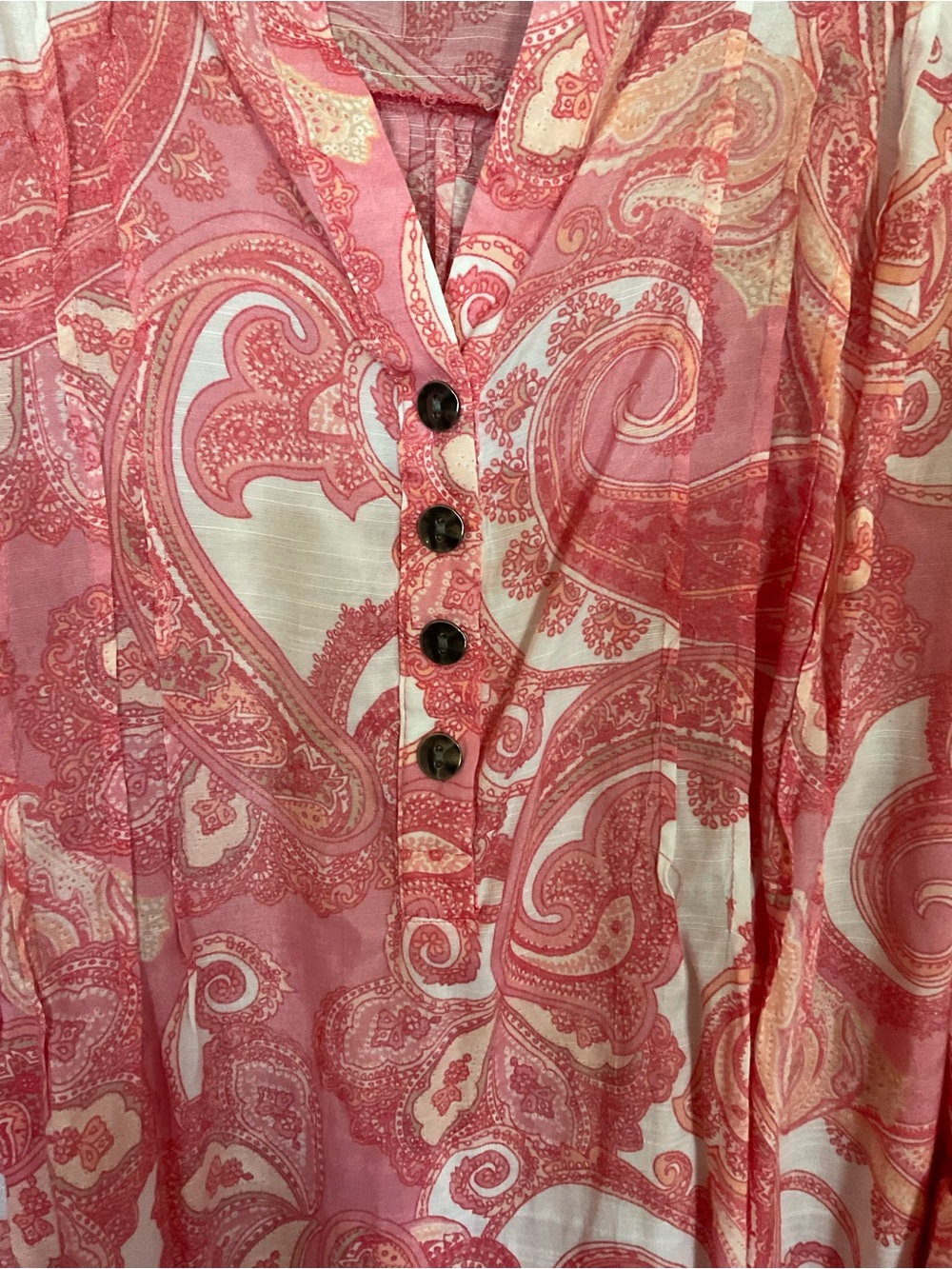 Cocomo woman Pink Paisley Button-Front Tunic Top. Size XL - Picture 3 of 11